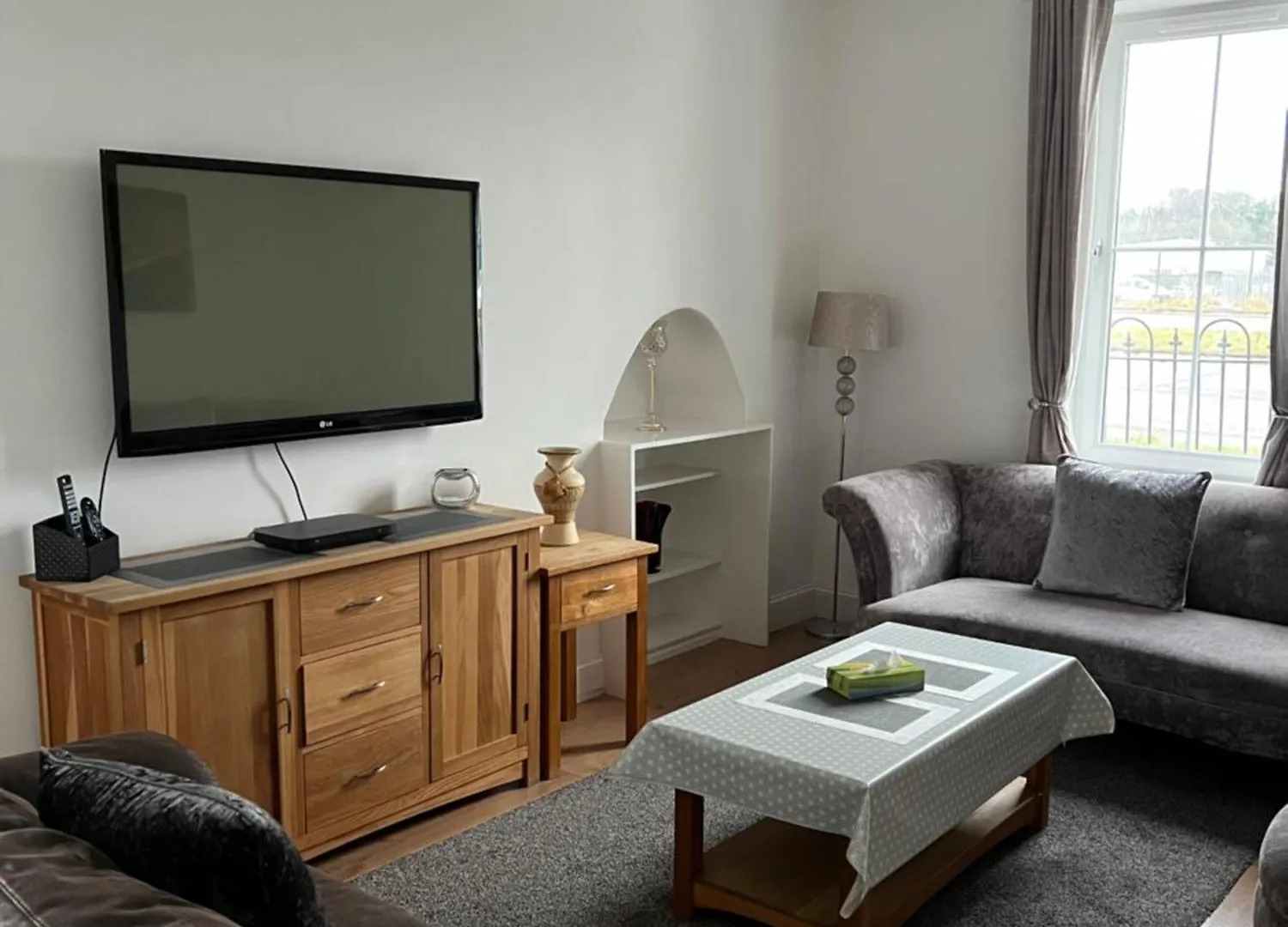 4 Bed Bungalow Near Airport 爱丁堡 度假居