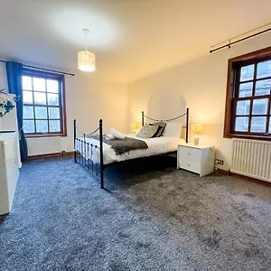 Apartment Old Town 2br Flat Royal Mile Sleeps 5, Edinburgh