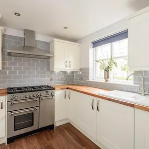  Apartamento Cosy Roseburn Apartment, - 2 Bedrooms, Free Parking