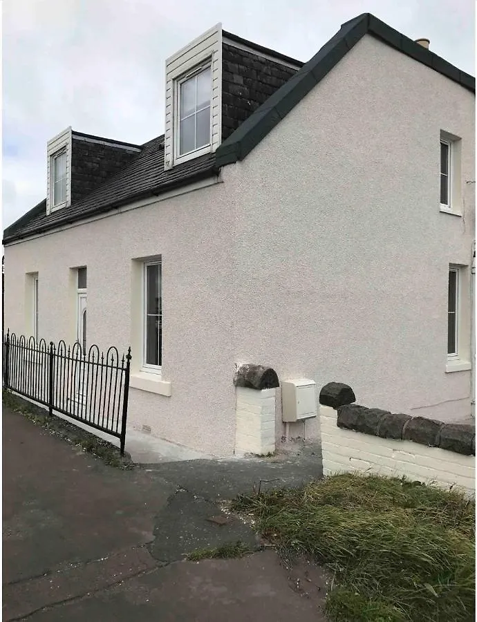 4 Bed Bungalow Near Airport エディンバラ 0*,  イギリス