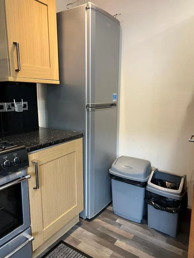 4 Bed Bungalow Near Airport Edinburgh 0*,