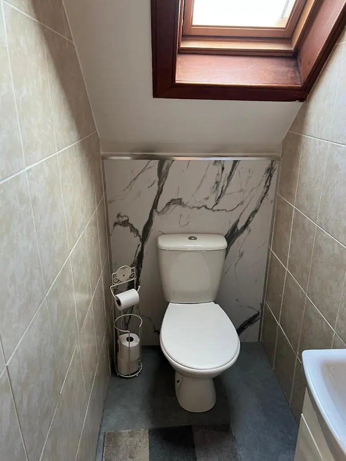 4 Bed Bungalow Near Airport エディンバラ 別荘