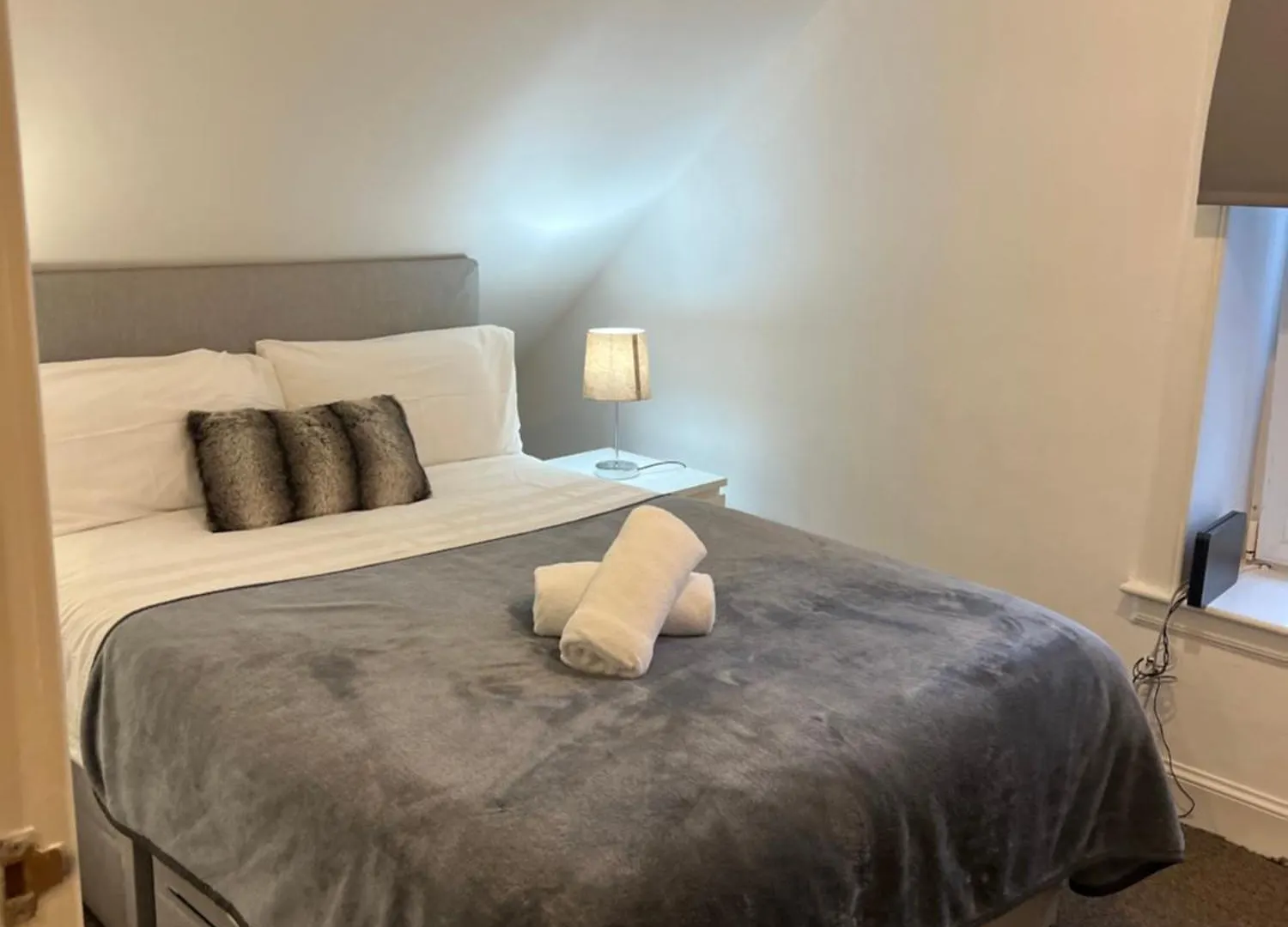 4 Bed Bungalow Near Airport エディンバラ 0*,