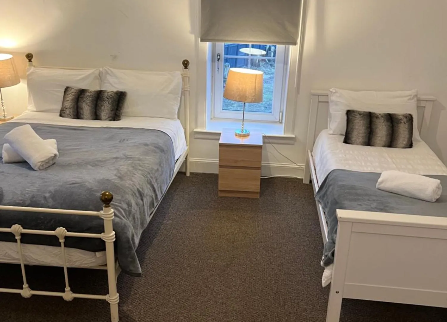 Semesterbostad 4 Bed Bungalow Near Airport Edinburg